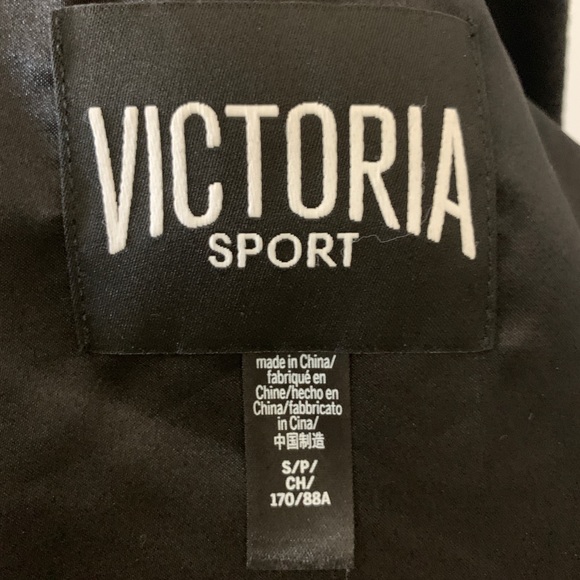 Victoria Sport Jacket with Hood 🧥 ~LIKE NEW~ - Picture 5 of 6